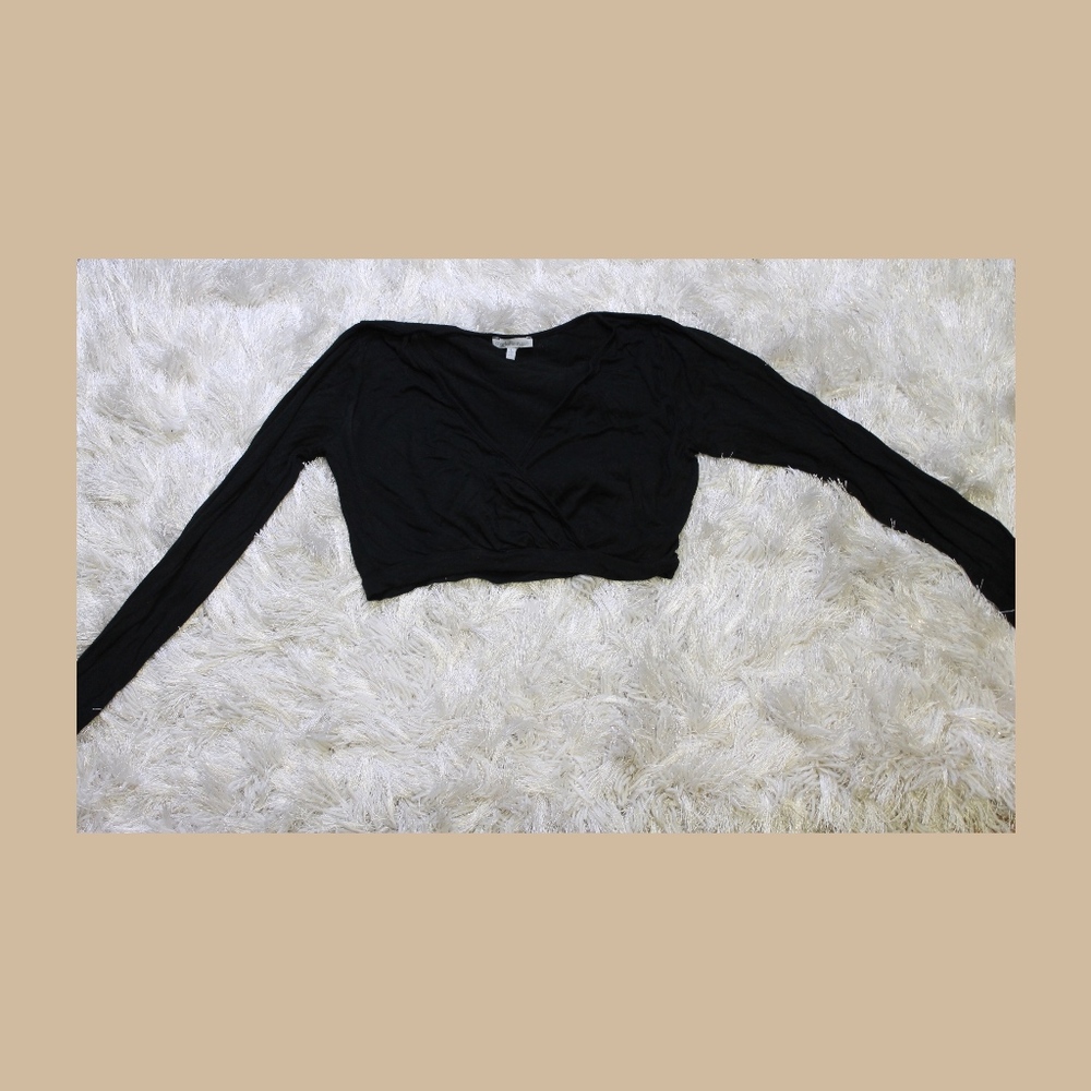 Black Cropped LongSleeve
